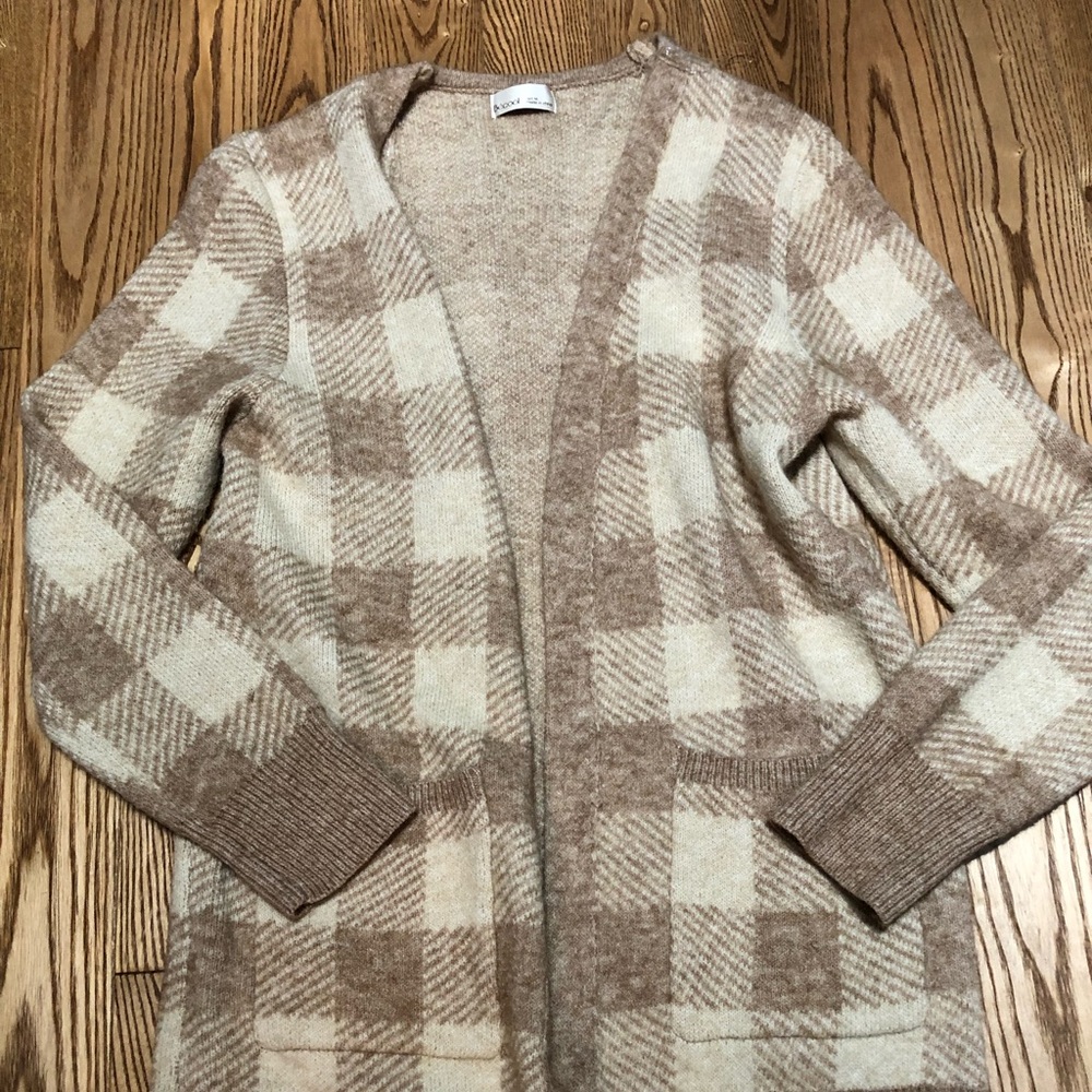 Beige gingham cardigan